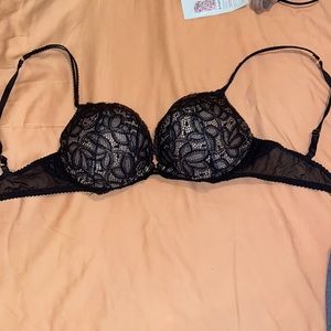 Victoria secret 34C bombshell bra